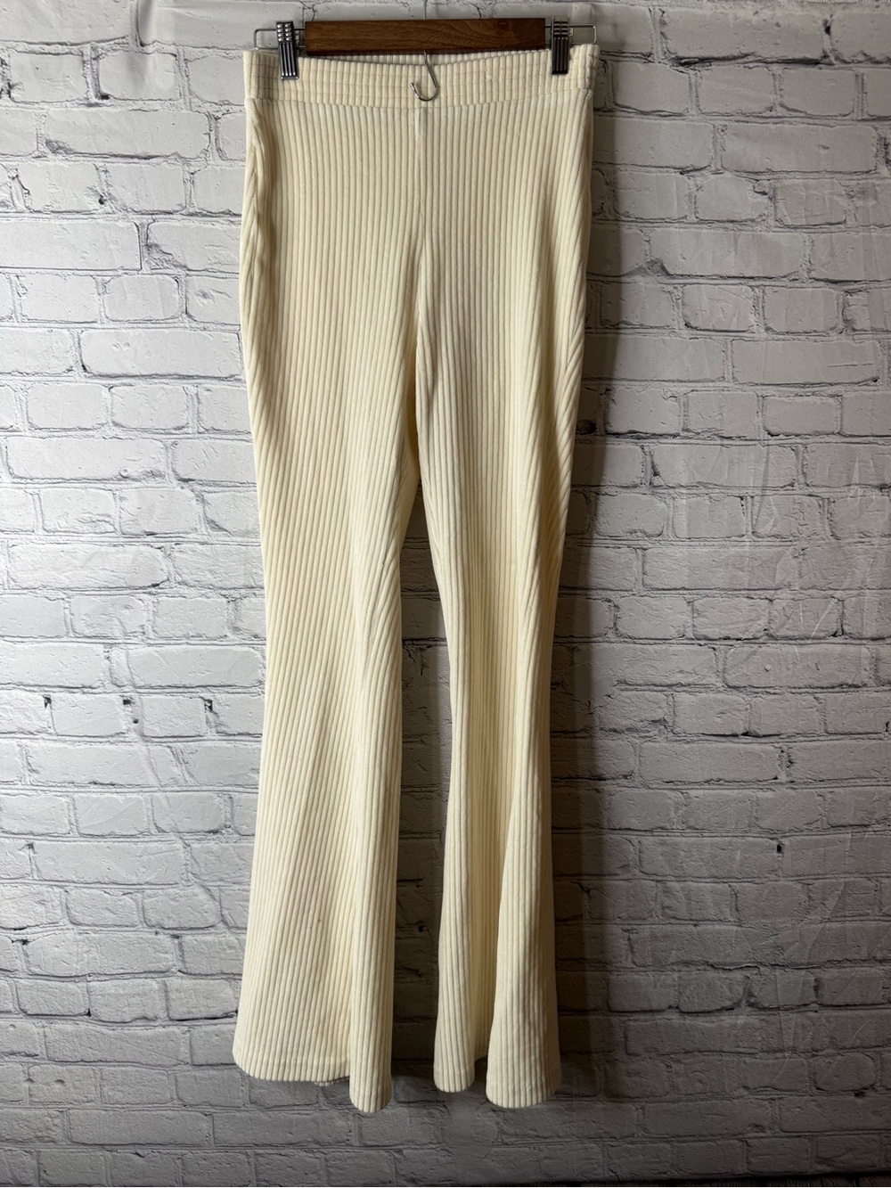 Aerie Cream Ribbed Flare Pants size small